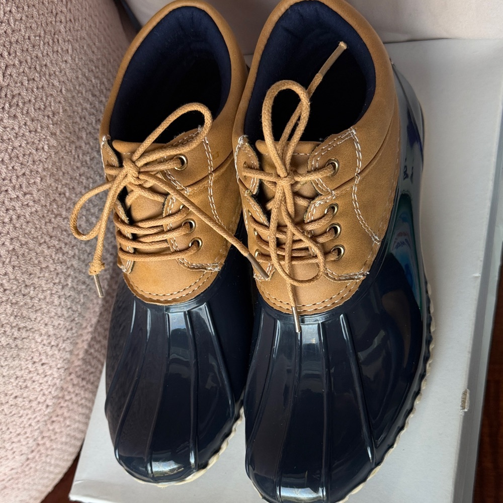 Tommy Hilfiger Navy and Tan Duck Boots